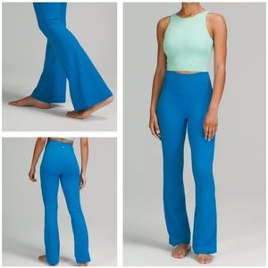 Lululemon Athletica Groove Super-High-Rise Flared Pant Nulu. Size 6. Like new!!